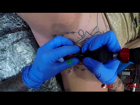 ❤️ Sully Savage, moi tatuada, tatuouse no clítoris Vídeo de sexo en % gl.mouthporn.ru %