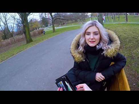 ❤️ Traga o semen quente dun estraño por diñeiro - mamada no parque de Eva Elfie Vídeo de sexo en % gl.mouthporn.ru %
